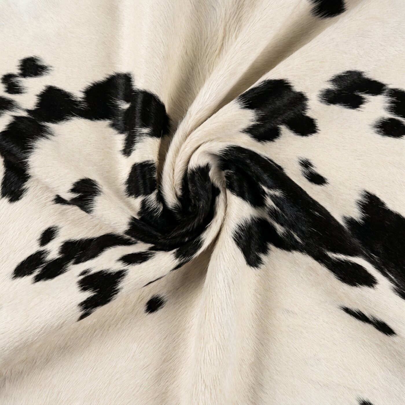 Peau de vache Noir et blanc tacheté clair - image 5